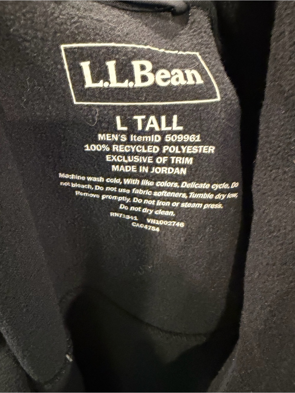 L.L. Bean Men’s Black Grid-Pattern Fleece Zip Jacket - Picture 3 of 3